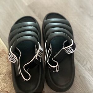 UGG Women’s Size 8 Black Slide Sandals